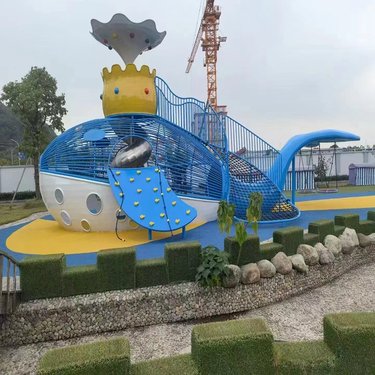 大型鯨魚兒童滑梯